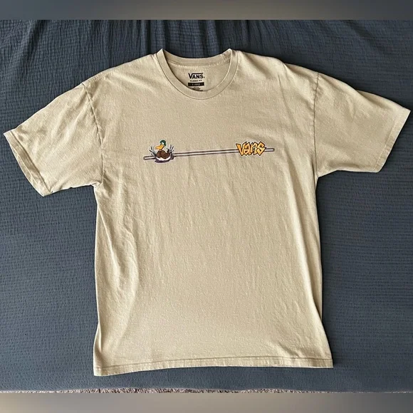 4 Vans Graphic T-shirts - Picture 4 of 6